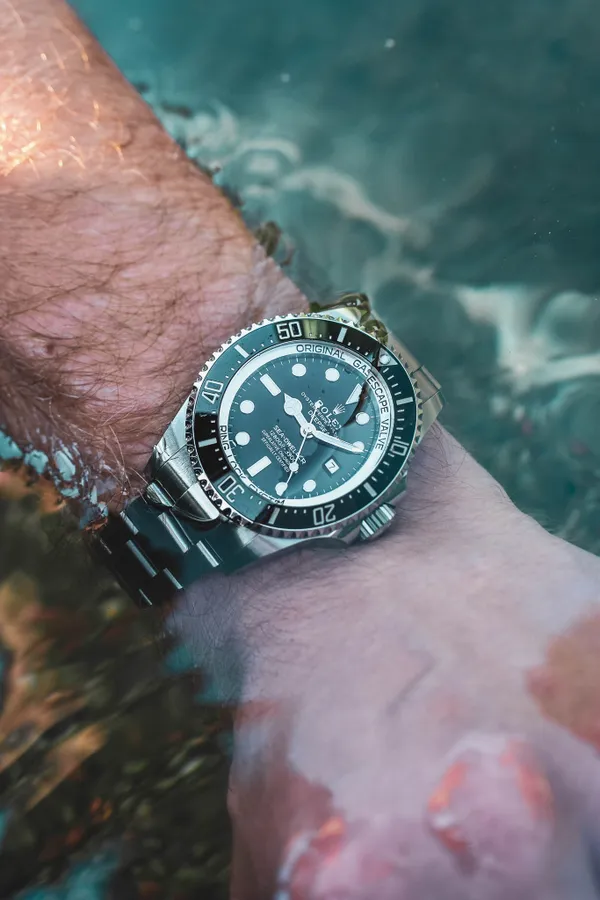 c12de9056ea41da5e34b2c2227171c93 Rolex Sea Dweller Silver Black Dial43mm m1266000001