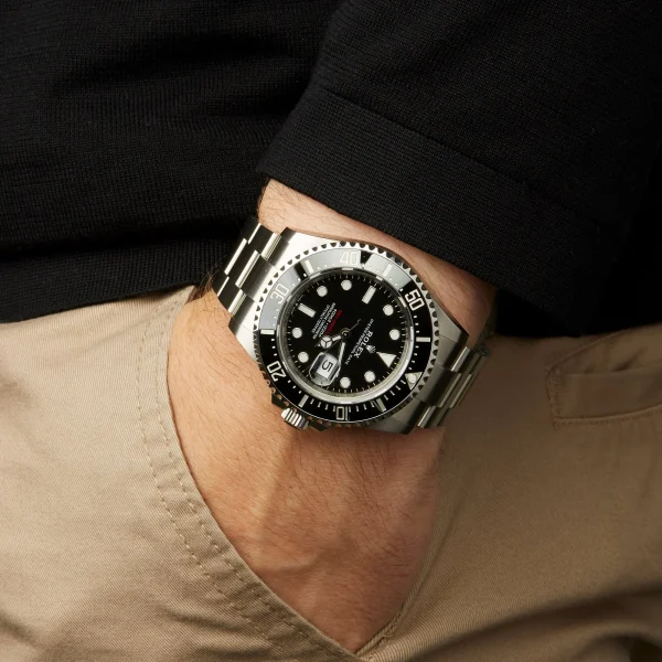 dca8228aeccb9abc404a0aecae89c157 Rolex Sea Dweller Silver Black Dial43mm m126600.0001(AAAAA version)