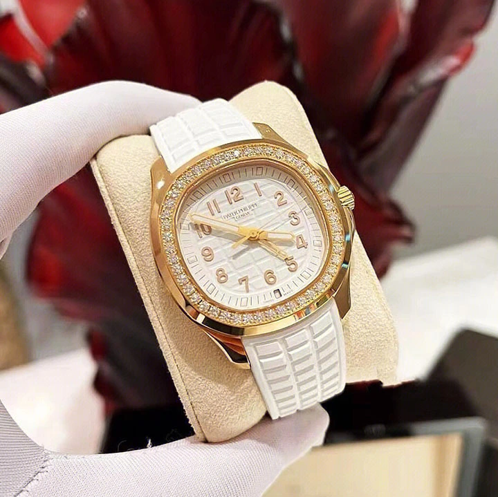 e1d15182f3fc2f6a684f115191de1688 5068R-010-Patek Philippe AQUANAUT-women