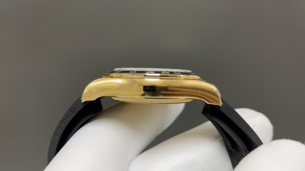Rolex Cosmograph Daytona Oyster, 40 mm, yellow gold Reference 126518LN-0014