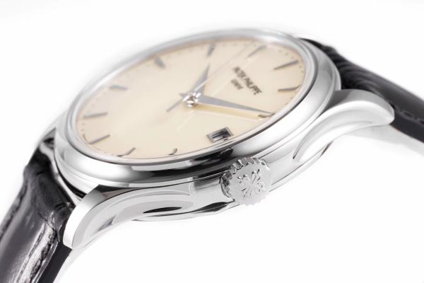 Patek Philippe Calatrava 5227G-001, 18K white gold flap case back