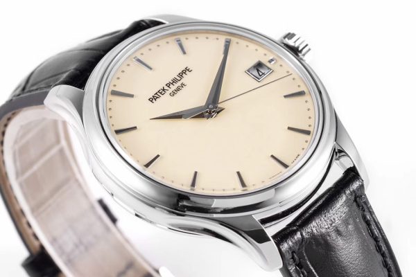 Patek Philippe Calatrava 5227G-001, 18K white gold flap case back