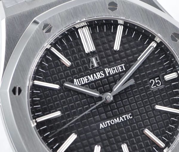 Audemars Piguet Royal Oak 15400ST.OO.1220ST.01 Automatic/Stainless Steel