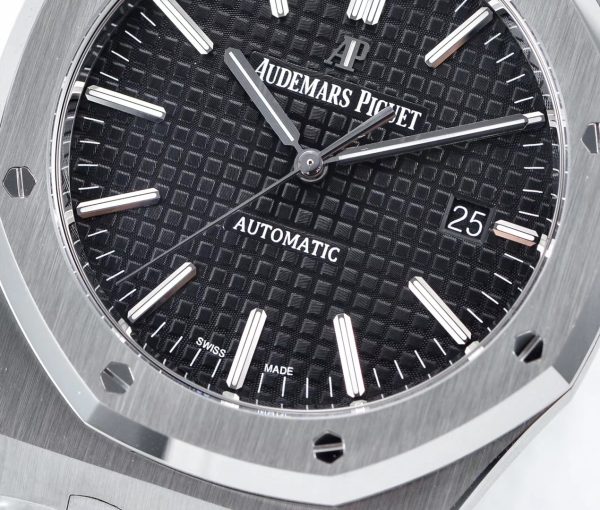 Audemars Piguet Royal Oak 15400ST.OO.1220ST.01 Automatic/Stainless Steel