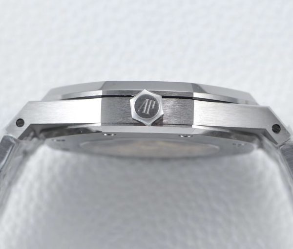 Audemars Piguet Royal Oak 15400ST.OO.1220ST.03 Automatic/Stainless Steel
