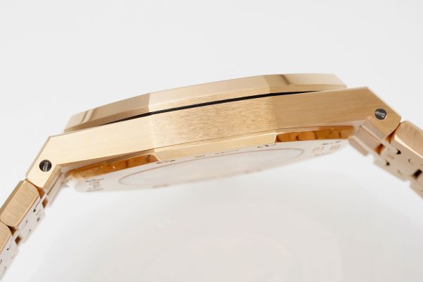 Audemars Piguet Royal Oak 15400OR.OO.1220OR.01, 18K rose gold