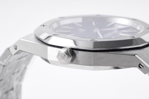 Audemars Piguet Royal Oak 15202ST.OO.1240ST.01 Stainless Steel Ultra-Thin, 39mm
