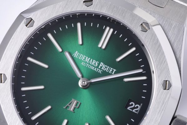 Audemars Piguet Royal Oak 15202PT.OO.1240PT.01 Stainless Steel Ultra-Thin, 39mm (Aurora Green)