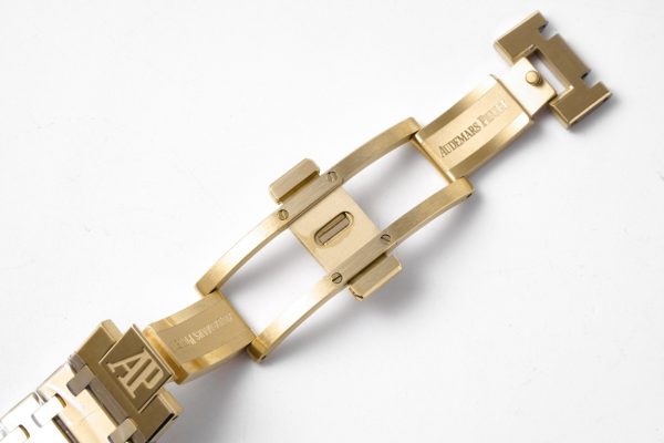 Audemars Piguet Royal Oak 15202BA.OO.1240BA.01 Stainless steel ultra-thin watch, 39 mm 18K yellow gold
