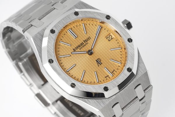 Audemars Piguet Royal Oak 15202BC.OO.1240BC.01 Stainless Steel Ultra-Thin, 39mm (Salmon)
