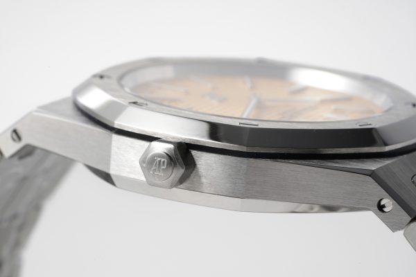 Audemars Piguet Royal Oak 15202BC.OO.1240BC.01 Stainless Steel Ultra-Thin, 39mm (Salmon)