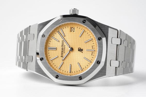 Audemars Piguet Royal Oak 15202BC.OO.1240BC.01 Stainless Steel Ultra-Thin, 39mm (Salmon)