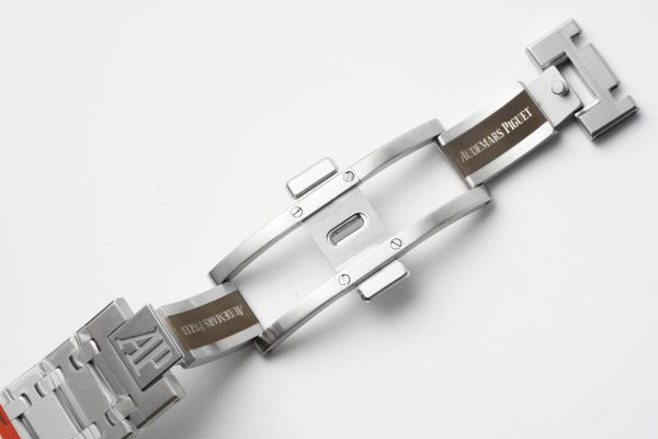 Audemars Piguet Royal Oak 15202BC.OO.1240BC.01 Stainless Steel Ultra-Thin, 39mm (Salmon)