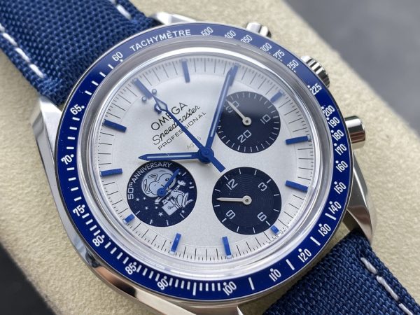 Speedmaster Chronograph Anniversary Series "Silver Snoopy Award"310.32.42.50.02.001
