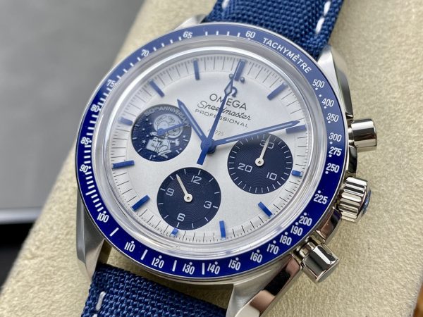 Speedmaster Chronograph Anniversary Series "Silver Snoopy Award"310.32.42.50.02.001