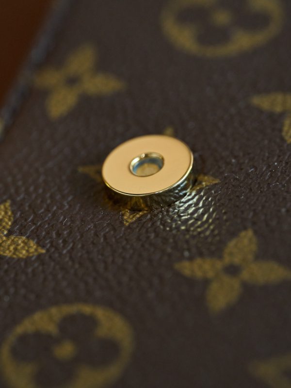 Ivy Wallet On Chain Bag M81911