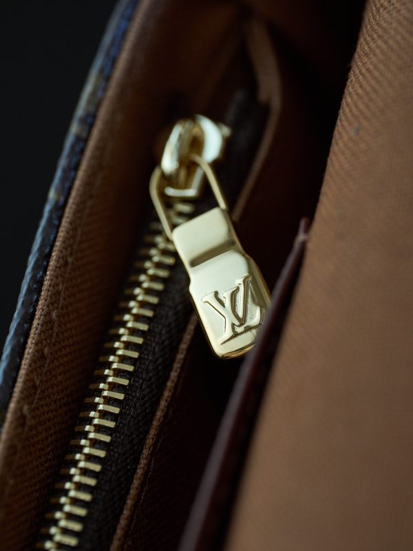 Ivy Wallet On Chain Bag M81911