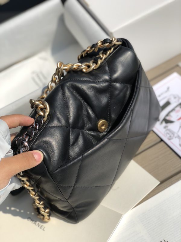 CHANEL 19 Handbag