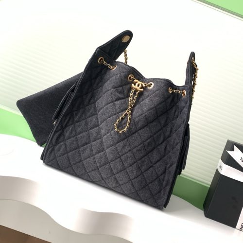 CHANEL 25 Medium Handbag