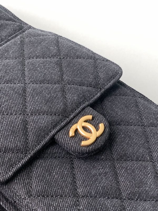 CHANEL 25 Medium Handbag