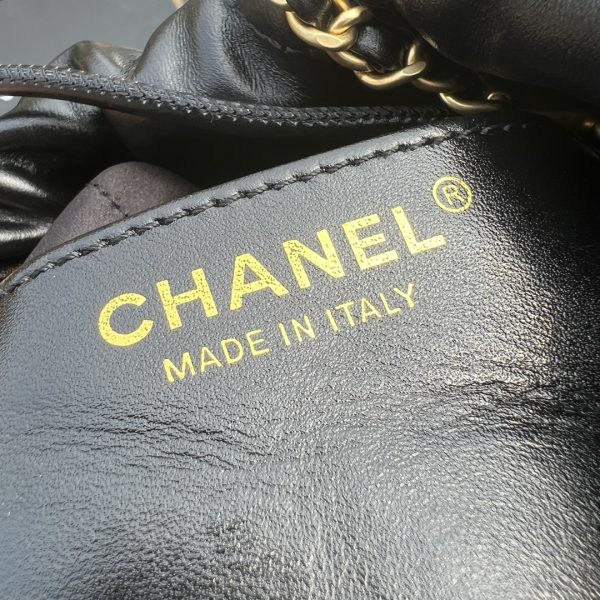 CHANEL 22 Mini Handbag
