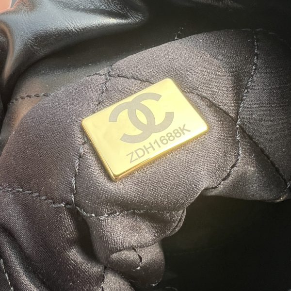 CHANEL 22 Mini Handbag