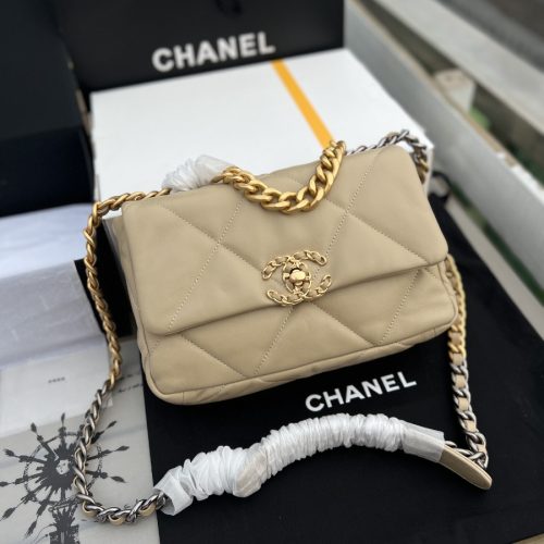 Chanel 19 - Small