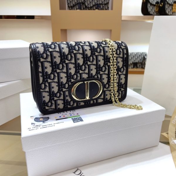 30 Montaigne 2-In-1 cloth handbag
