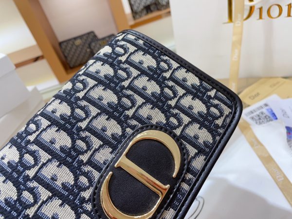 30 Montaigne 2-In-1 cloth handbag