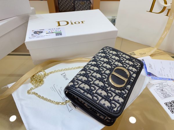 30 Montaigne 2-In-1 cloth handbag