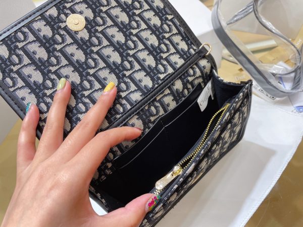 30 Montaigne 2-In-1 cloth handbag