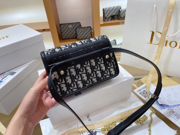 30 Montaigne 2-In-1 cloth handbag