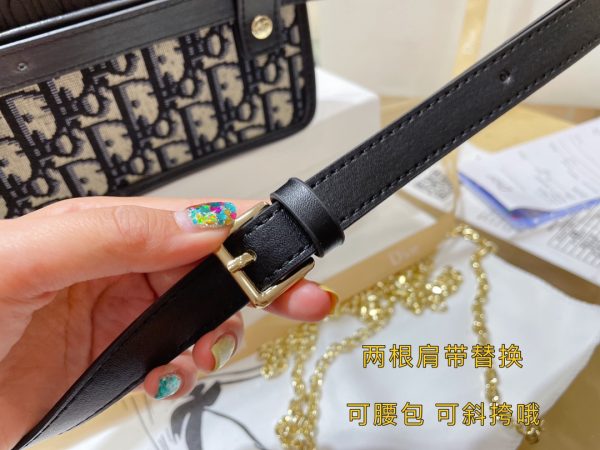 30 Montaigne 2-In-1 cloth handbag