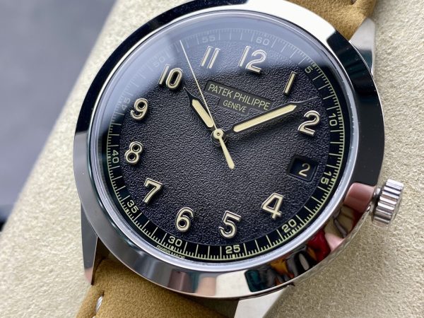 Patek Philippe Calatrava 5226G-001, 18K white gold, 40 mm