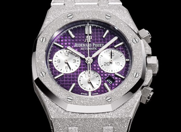 Audemars Piguet Royal Oak 26331BC.GG.1224BC.01 Selfwinding Chronograph Frosted White Gold Purple Dial LIMITED EDITION OF 200