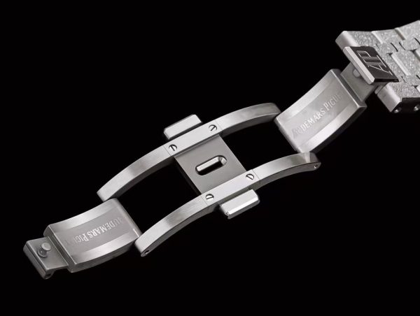 Audemars Piguet Royal Oak 26331BC.GG.1224BC.01 Selfwinding Chronograph Frosted White Gold Purple Dial LIMITED EDITION OF 200